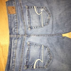 Adorable boot cut American Eagle jeans